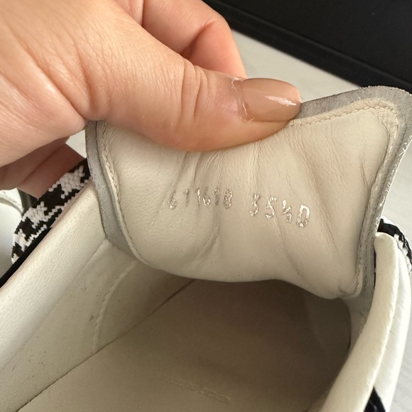 Alexander McQueen White Leather Sneakers with Black Houndstooth Detail - Picture 4 of 5